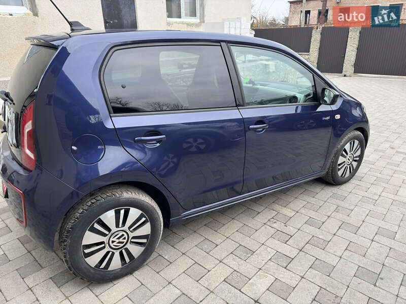 Хетчбек Volkswagen Up 2015 в Тернополі