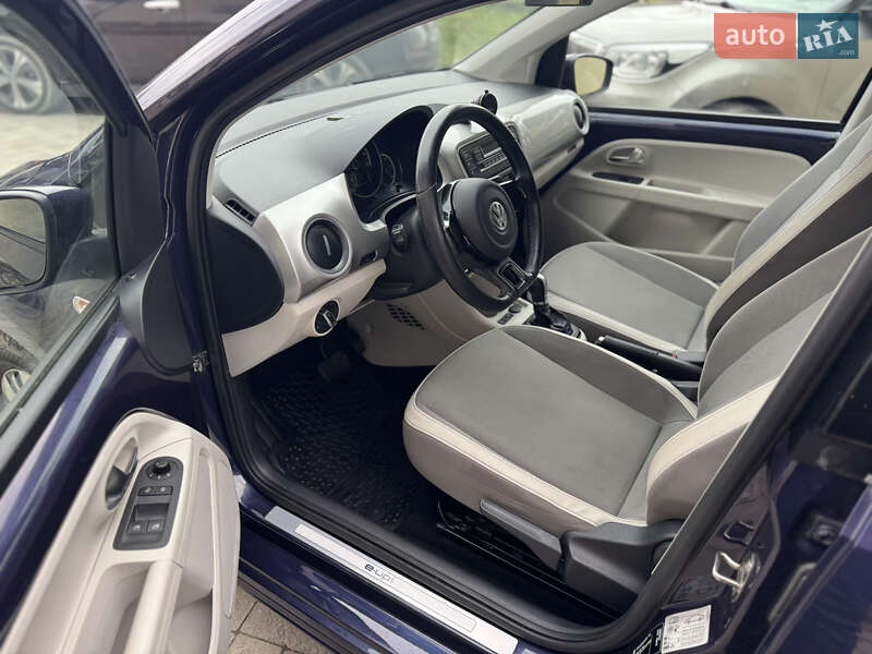 Хетчбек Volkswagen Up 2015 в Тернополі