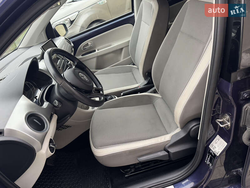 Хетчбек Volkswagen Up 2015 в Тернополі