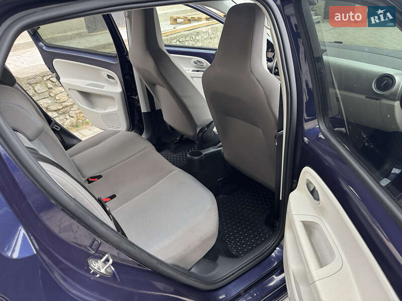 Хетчбек Volkswagen Up 2015 в Тернополі