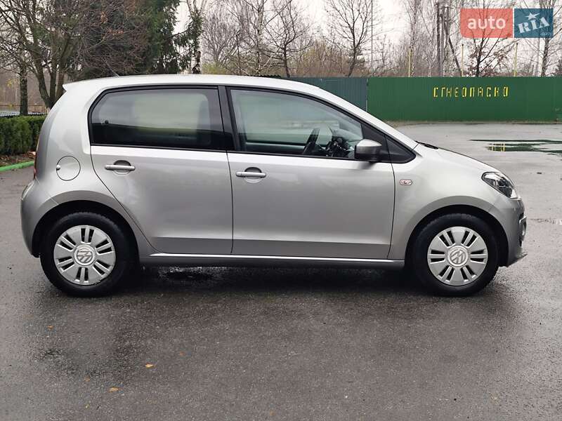 Хетчбек Volkswagen Up 2013 в Звягелі