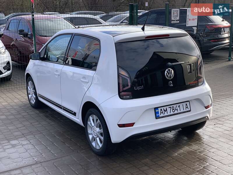Хетчбек Volkswagen Up 2016 в Бердичеві