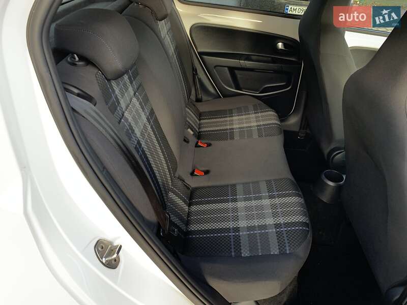 Хетчбек Volkswagen Up 2016 в Бердичеві