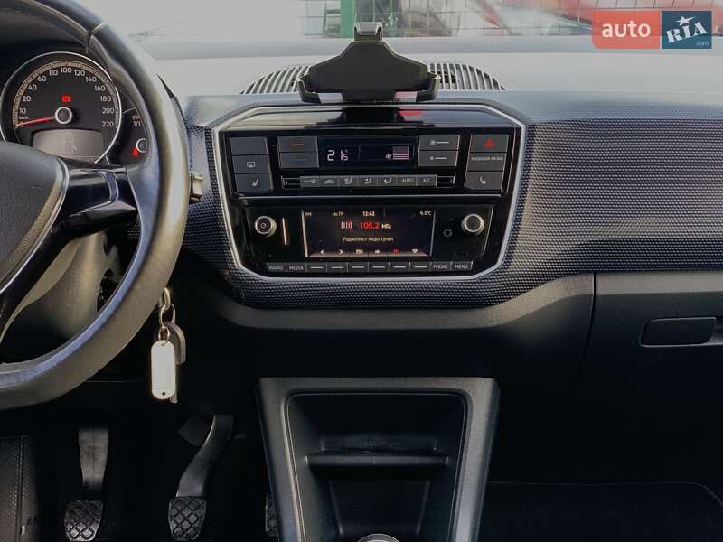 Хетчбек Volkswagen Up 2016 в Бердичеві