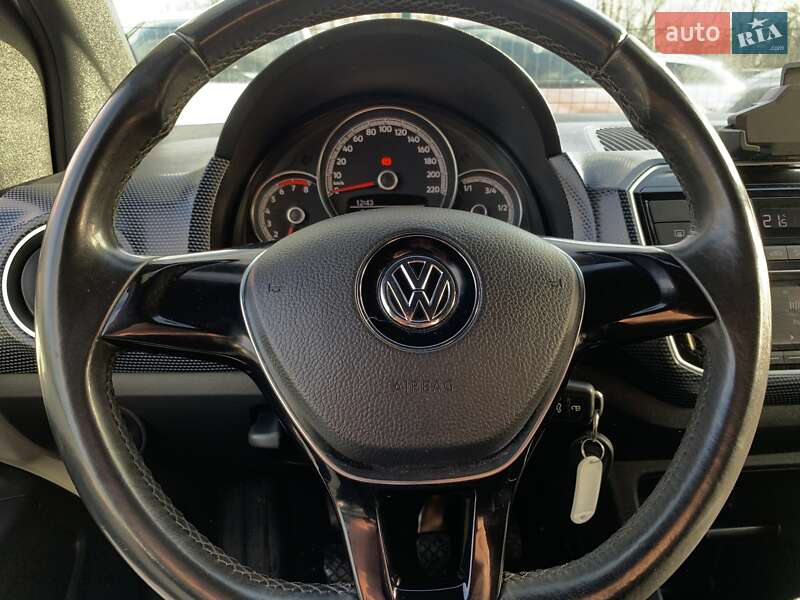 Хетчбек Volkswagen Up 2016 в Бердичеві