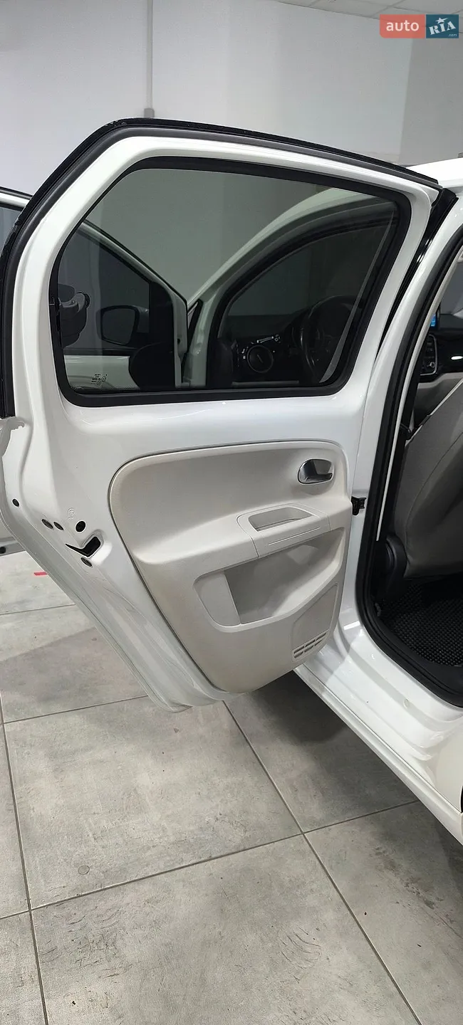 2014 Volkswagen up! - мініатюра 14