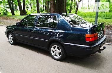 Седан Volkswagen Vento 1992 в Черновцах