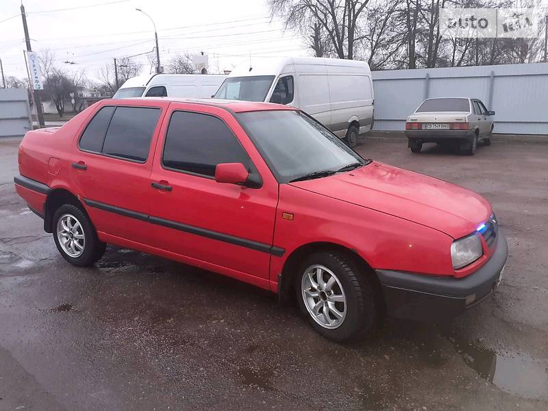 Седан Volkswagen Vento 1997 в Чернигове