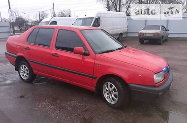 Седан Volkswagen Vento 1997 в Чернигове