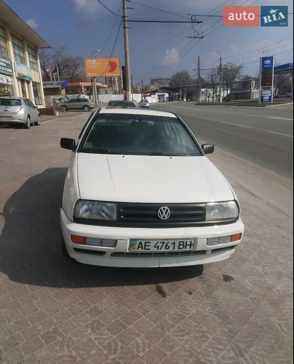 Седан Volkswagen Vento 1993 в Днепре