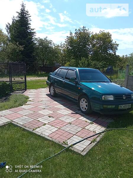 Седан Volkswagen Vento 1995 в Львове
