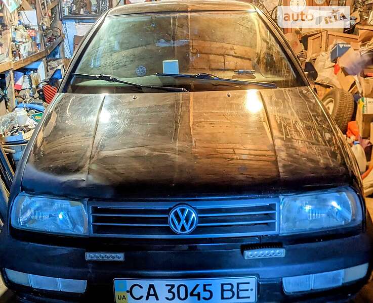 Седан Volkswagen Vento 1995 в Черкассах