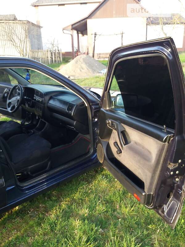 Седан Volkswagen Vento 1993 в Хусте