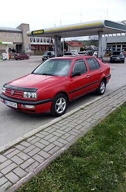 Седан Volkswagen Vento 1993 в Монастыриске