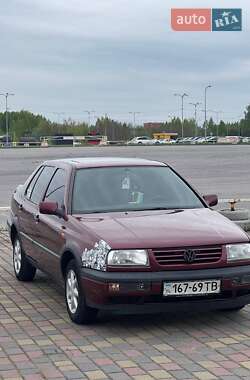 Седан Volkswagen Vento 1993 в Львове