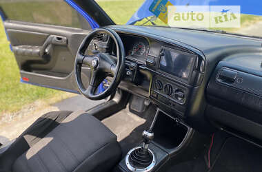 Седан Volkswagen Vento 1992 в 