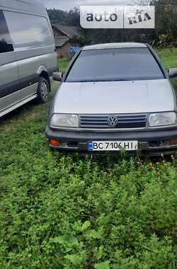 Седан Volkswagen Vento 1993 в Вижнице