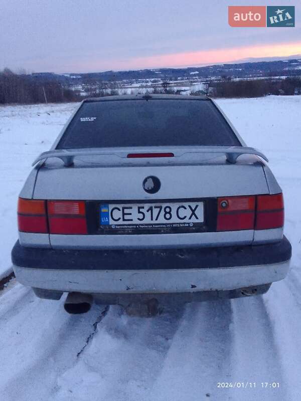 Седан Volkswagen Vento 1995 в Черновцах