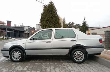 Седан Volkswagen Vento 1998 в Новояворовске