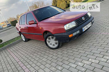 Седан Volkswagen Vento 1993 в Виноградове