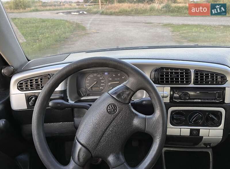 Седан Volkswagen Vento 1994 в Днепре
