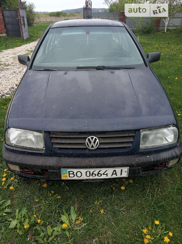 Седан Volkswagen Vento 1996 в Кременце