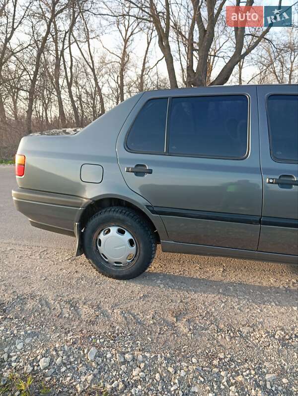 Седан Volkswagen Vento 1993 в Теребовле