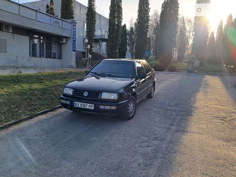 Седан Volkswagen Vento 1995 в Виньковцах