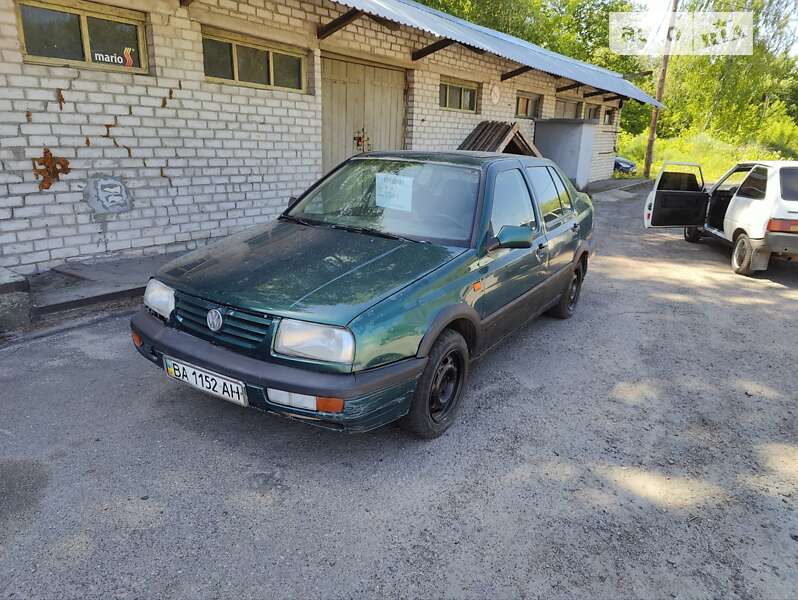 Седан Volkswagen Vento 1994 в Черкассах