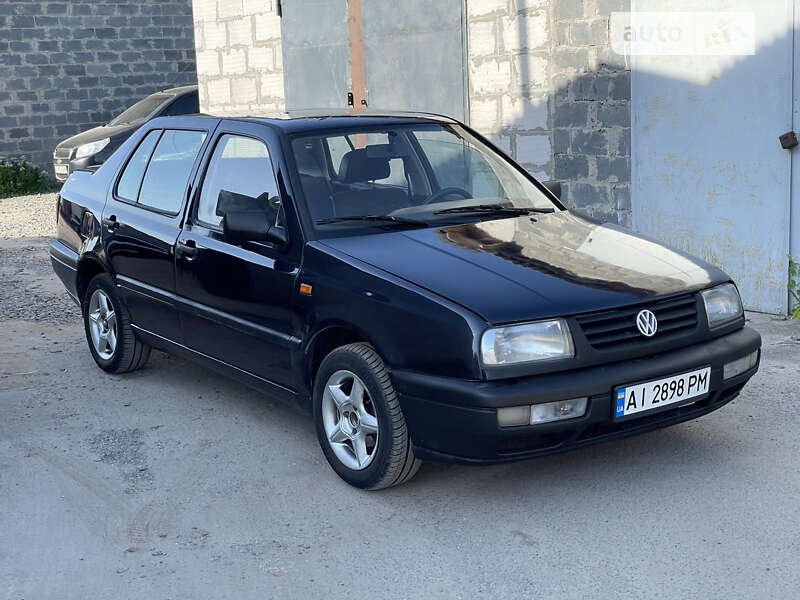 Седан Volkswagen Vento 1994 в Василькове