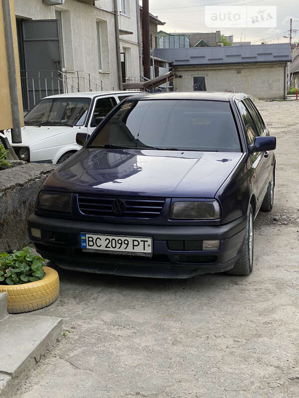 Седан Volkswagen Vento 1997 в Львове