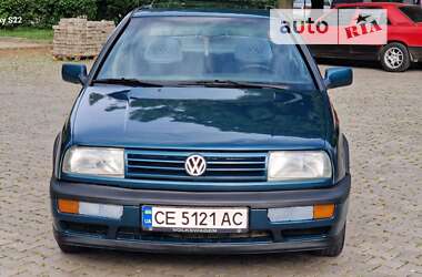 Седан Volkswagen Vento 1993 в Черновцах