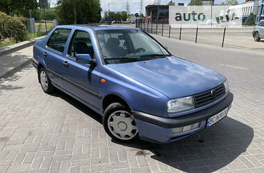 Седан Volkswagen Vento 1993 в Львові