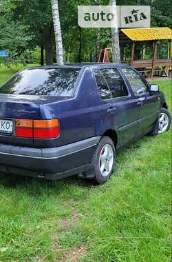 Седан Volkswagen Vento 1992 в Літині