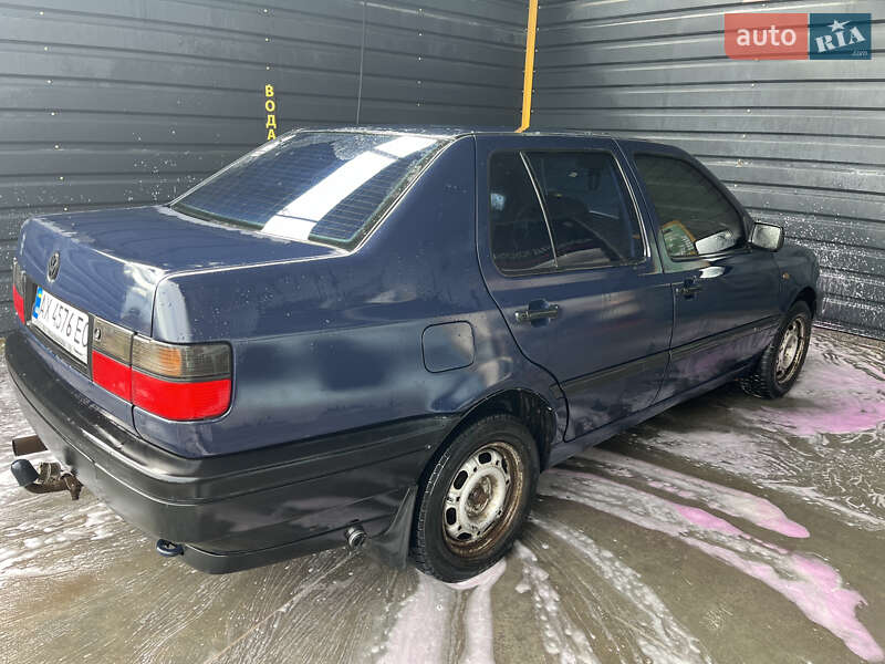 Седан Volkswagen Vento 1995 в Люботині