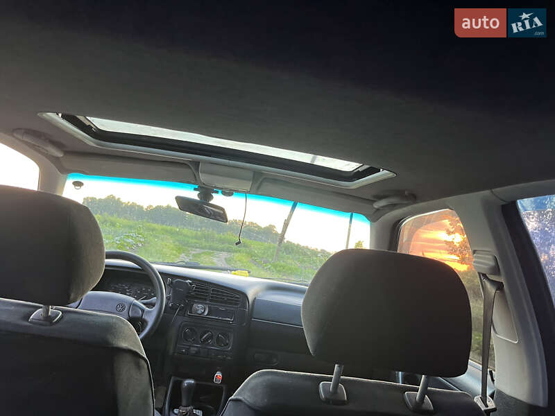 Седан Volkswagen Vento 1995 в Люботині