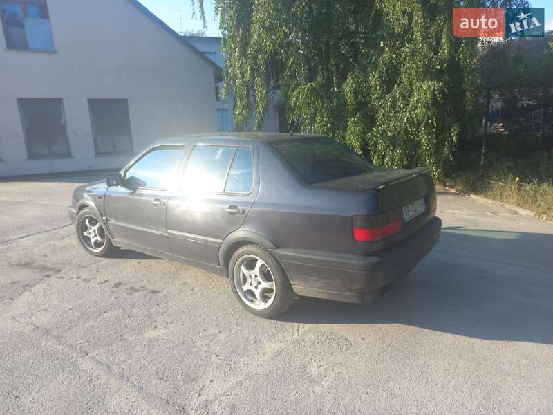 Седан Volkswagen Vento 1993 в Запоріжжі