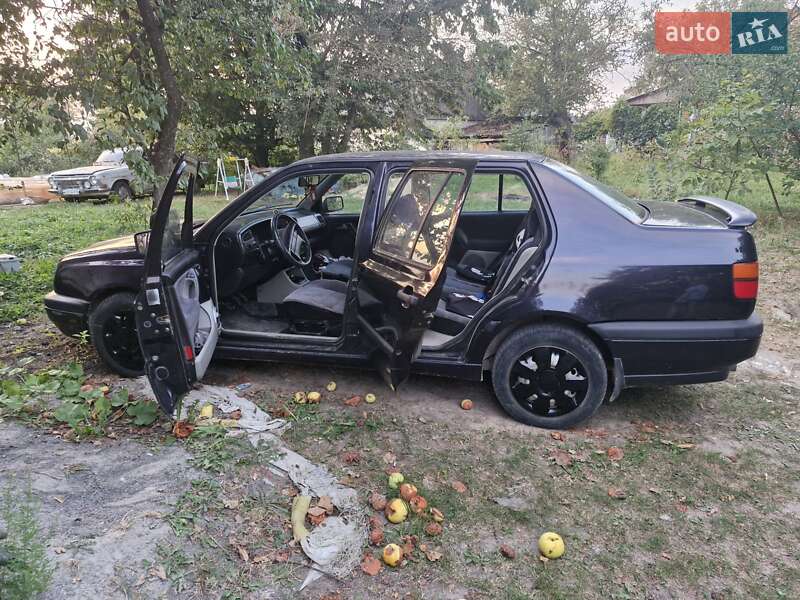 Седан Volkswagen Vento 1993 в Рівному фото 16 Седан Volkswagen Vento 1993 в Рівному