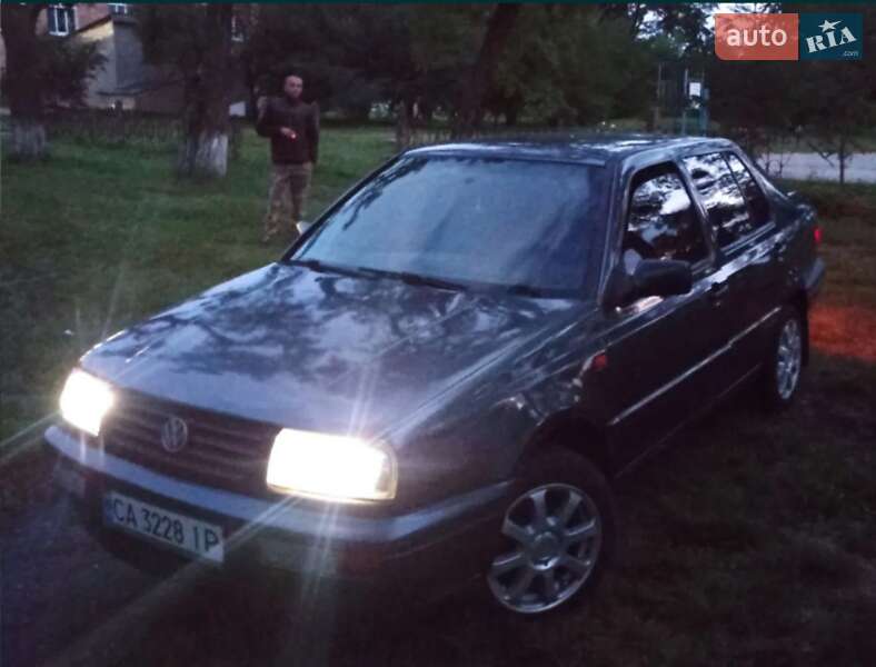 Седан Volkswagen Vento 1996 в Шевченковому
