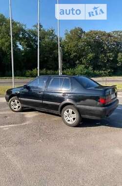 Седан Volkswagen Vento 1993 в Рівному