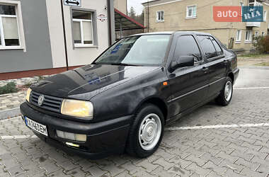 Седан Volkswagen Vento 1993 в Надвірній