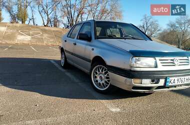 Седан Volkswagen Vento 1993 в Киеве