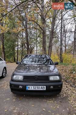 Седан Volkswagen Vento 1992 в Обухове