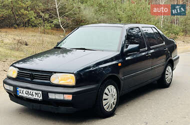 Седан Volkswagen Vento 1993 в Харькове