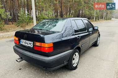 Седан Volkswagen Vento 1993 в Харькове