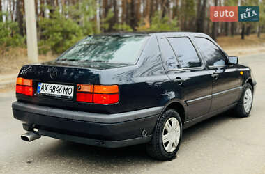 Седан Volkswagen Vento 1993 в Харькове