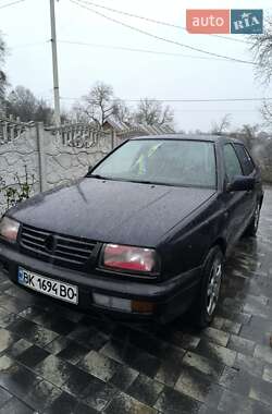 Седан Volkswagen Vento 1997 в Ровно