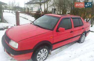 Седан Volkswagen Vento 1993 в Мостиській