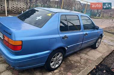 Седан Volkswagen Vento 1992 в 