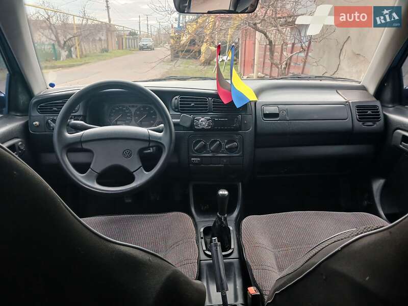 Седан Volkswagen Vento 1992 в 